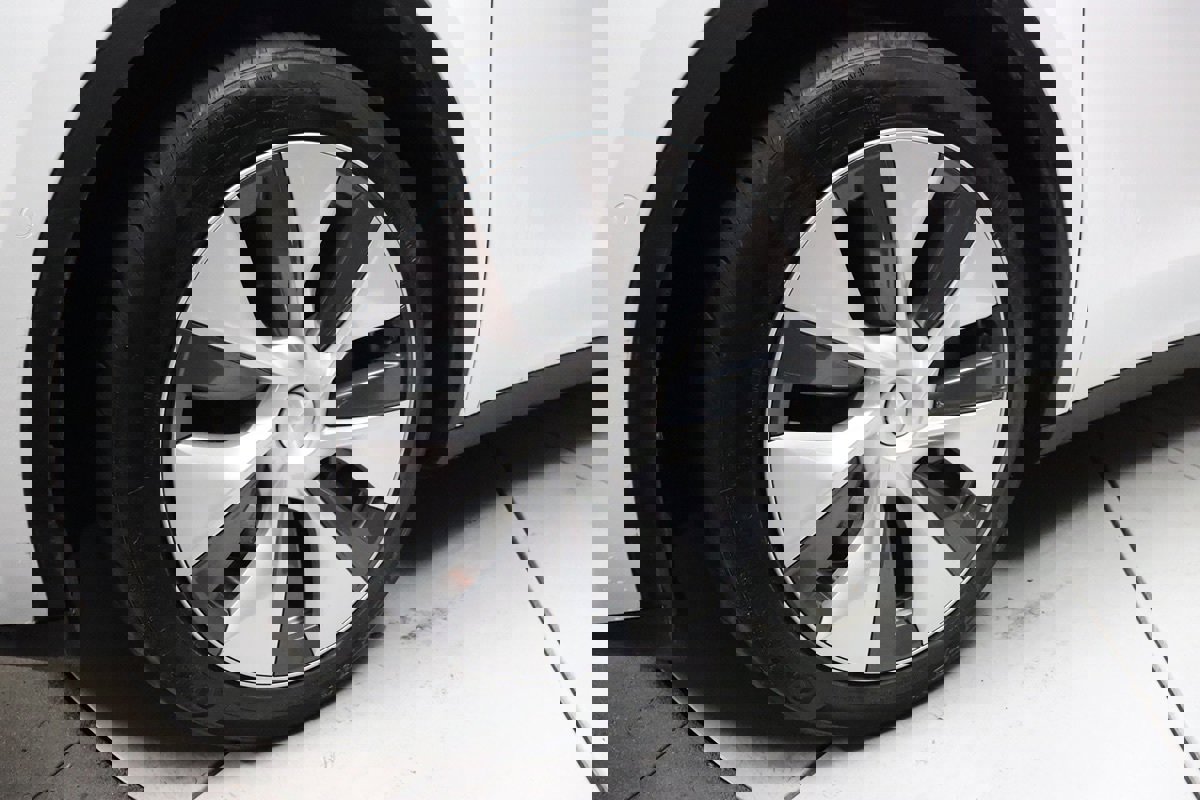 Used 2022 Tesla Model Y Long Range image 52