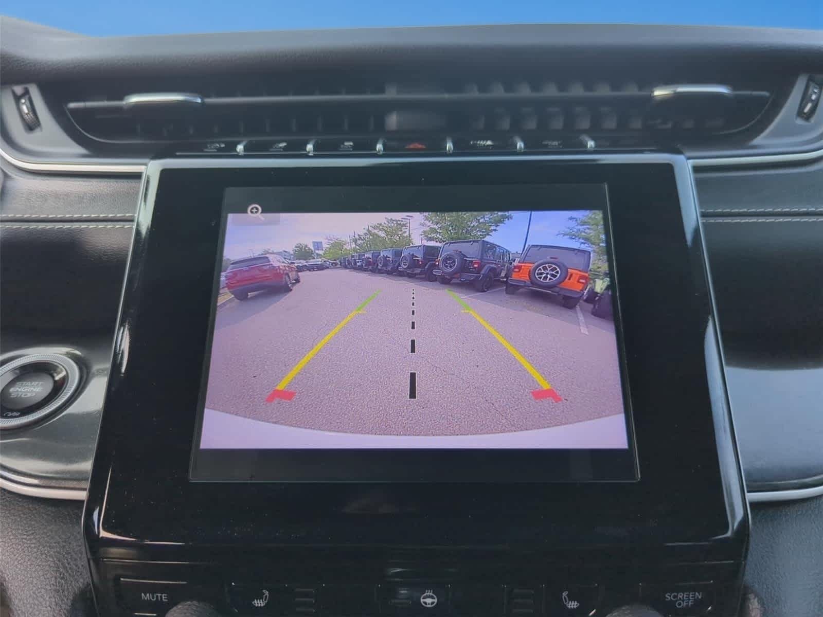 Used 2023 Jeep Grand Cherokee Altitude AWD/4WD image 23