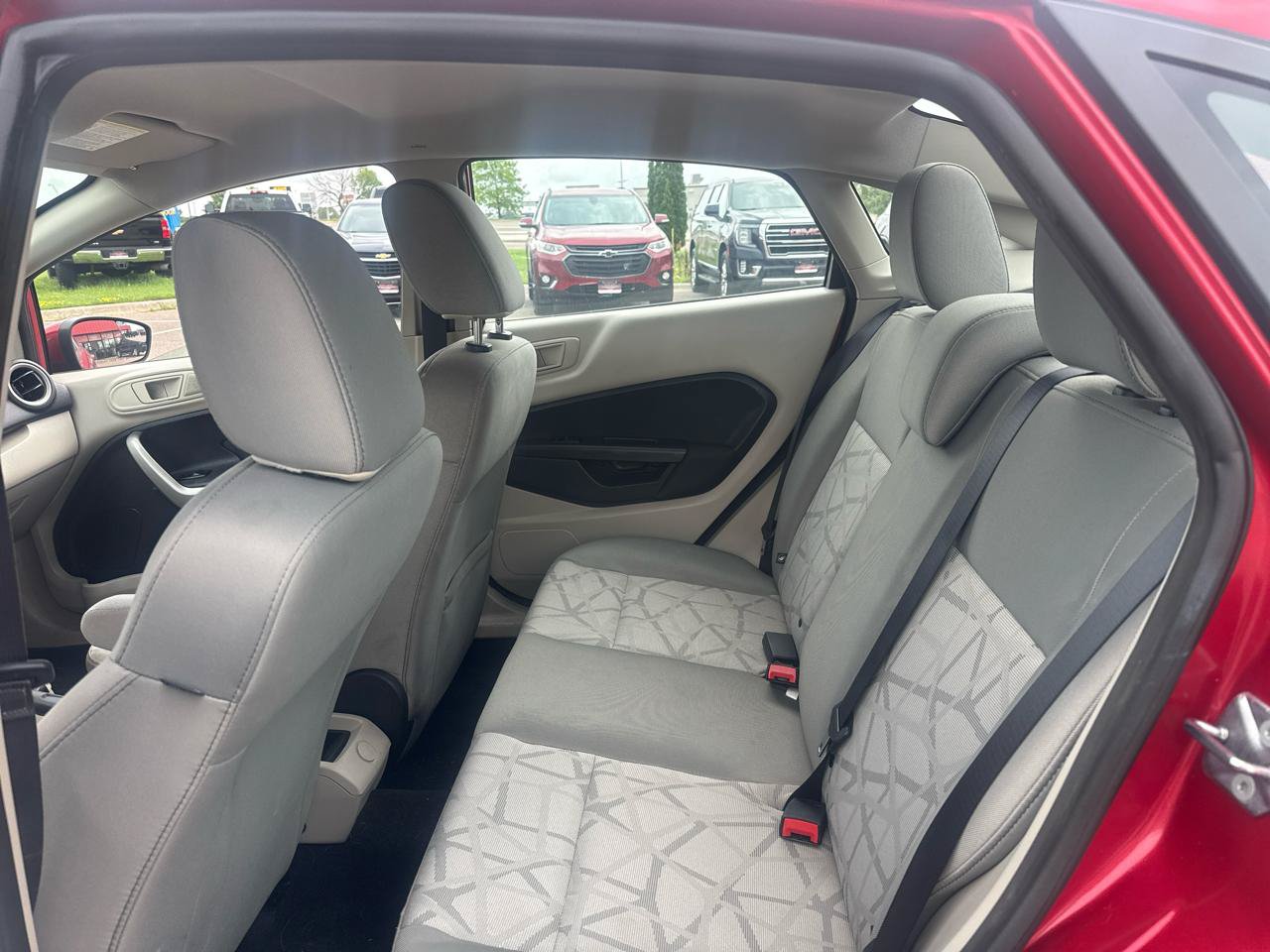 Used 2012 Ford Fiesta SE w/ Winter Pkg FWD image 10