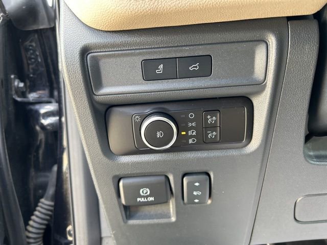 Used 2023 Ford Expedition Limited AWD/4WD image 23