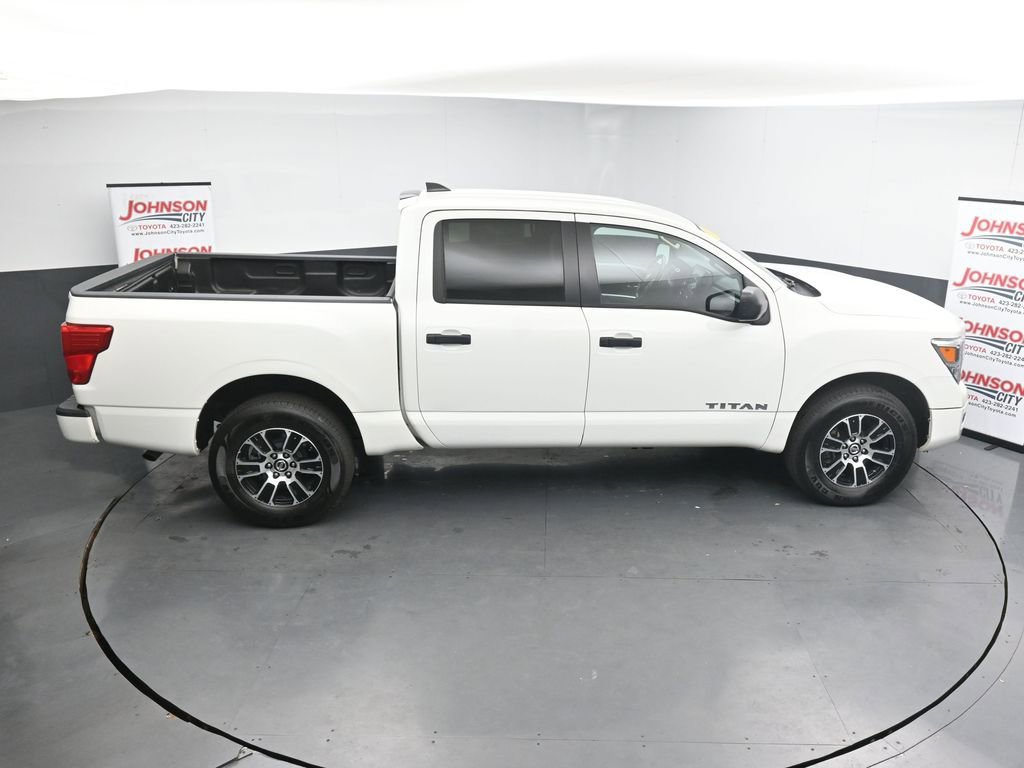 Used 2022 Nissan Titan SV AWD/4WD image 31