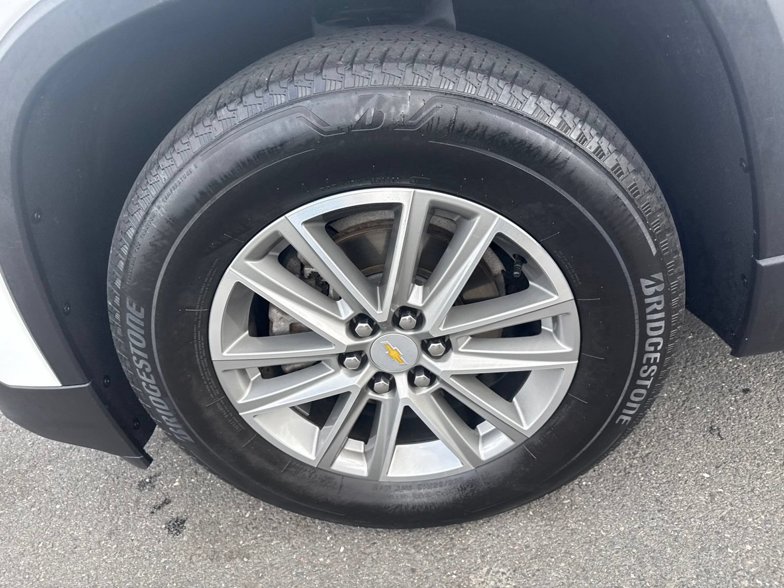 Used 2023 Chevrolet Traverse LT w/ LPO, Floor Liner Package AWD/4WD image 11