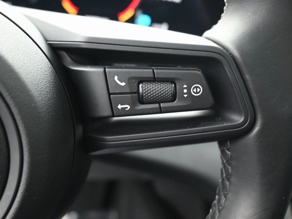 Used 2022 Porsche Taycan image 19