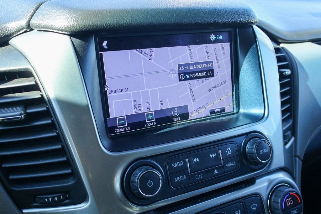 Used 2018 Chevrolet Suburban LT image 5