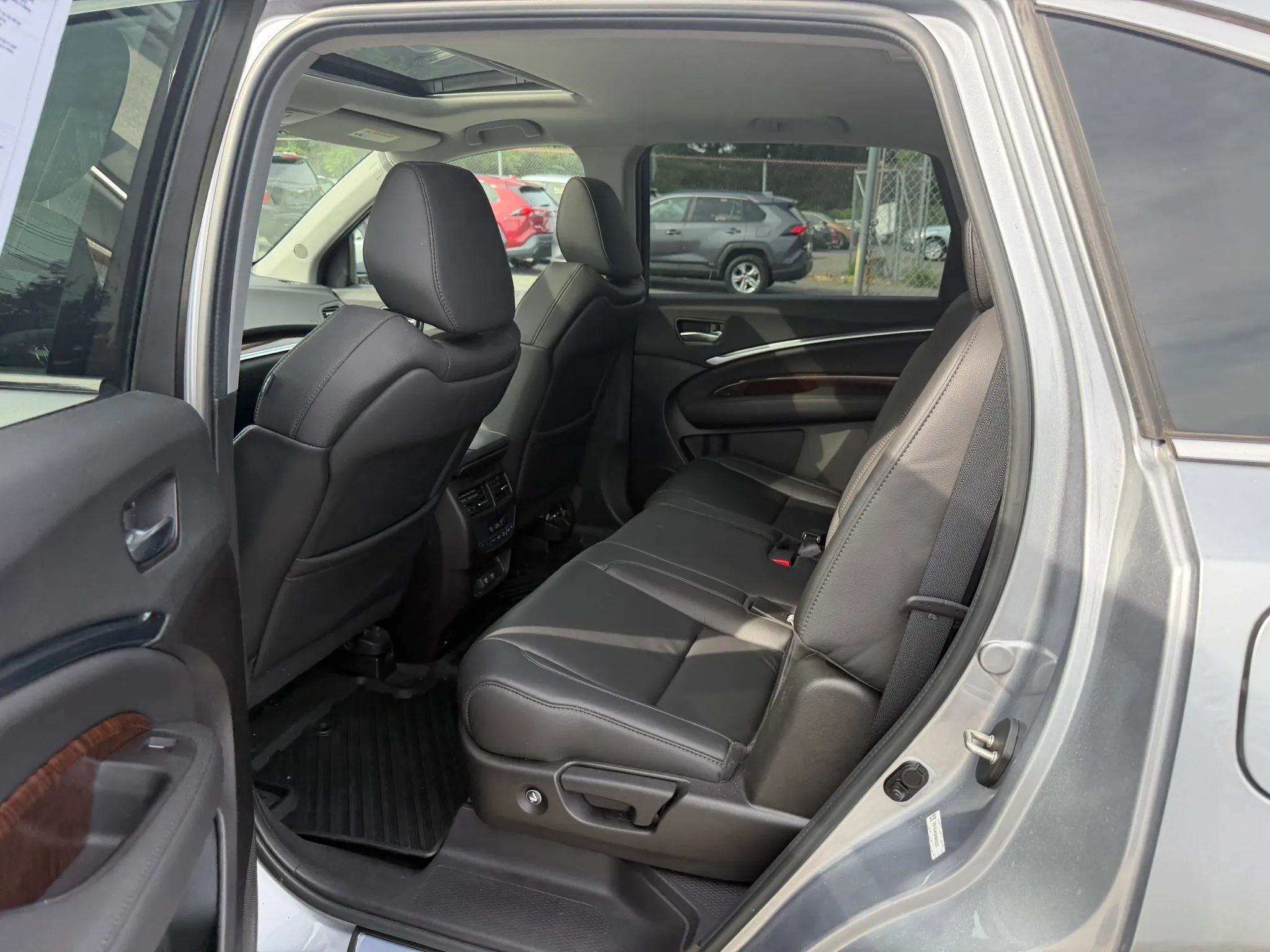 Used 2017 Acura MDX FWD w/ Technology Package image 28