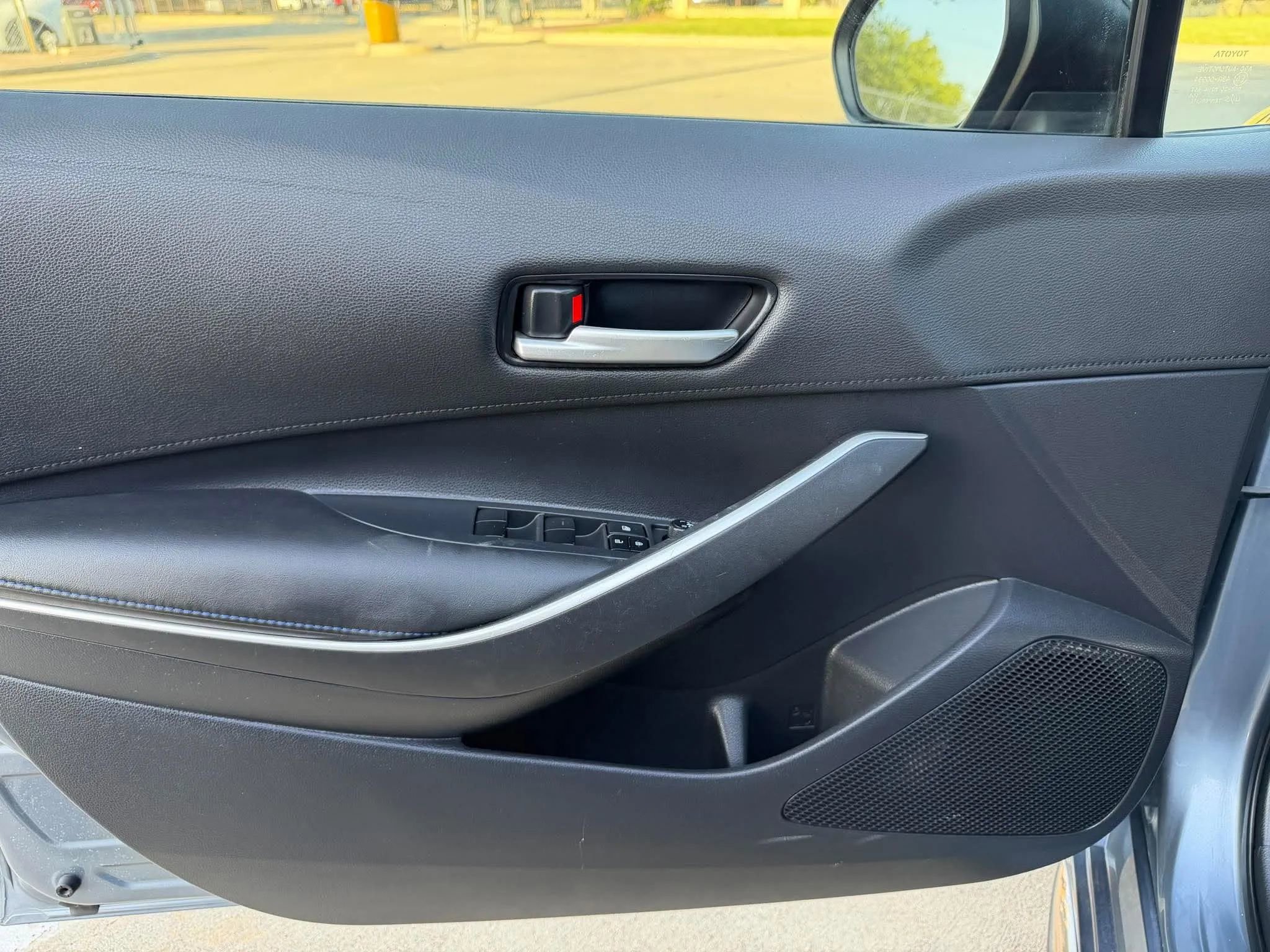 Used 2020 Toyota Corolla SE FWD image 9