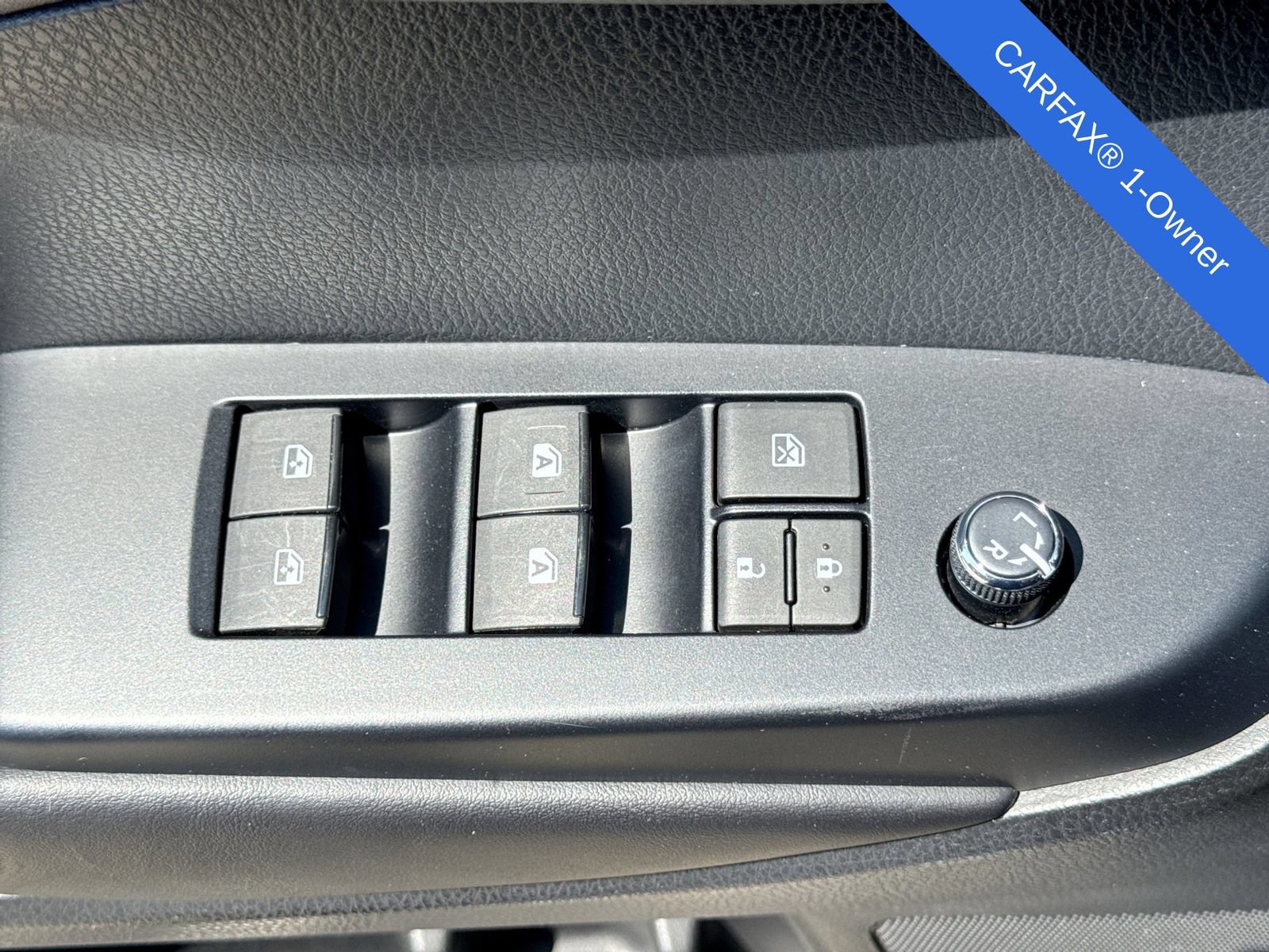 Used 2019 Toyota Highlander XLE w/ Carpet Mat Package (TMS) AWD/4WD image 19