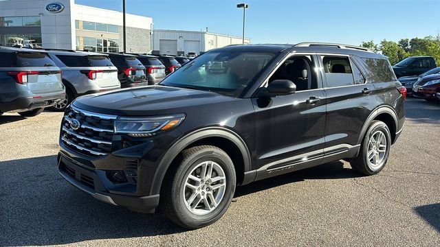 New 2026 Ford Explorer Active AWD/4WD image 2