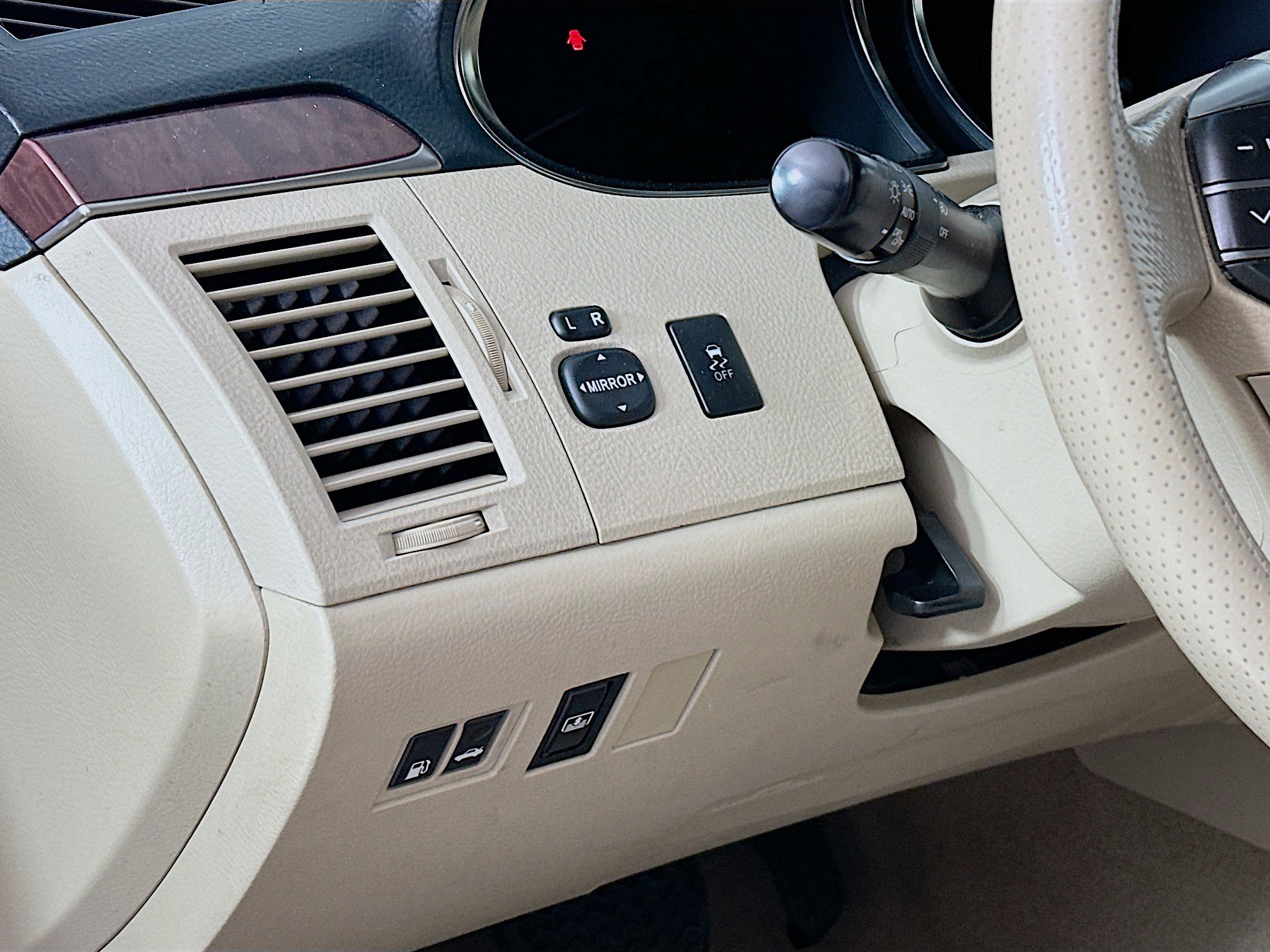 Used 2012 Toyota Avalon Limited image 16