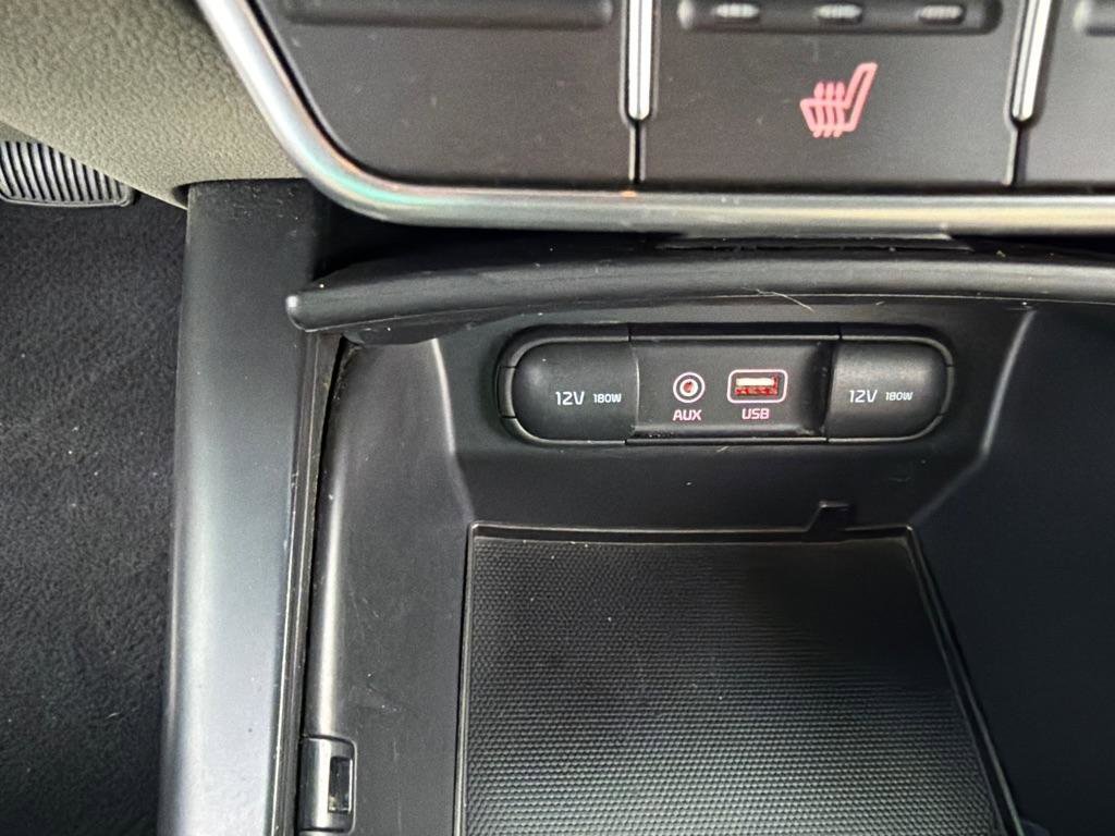 Used 2017 Kia Sorento LX w/ LX Convenience Package image 24