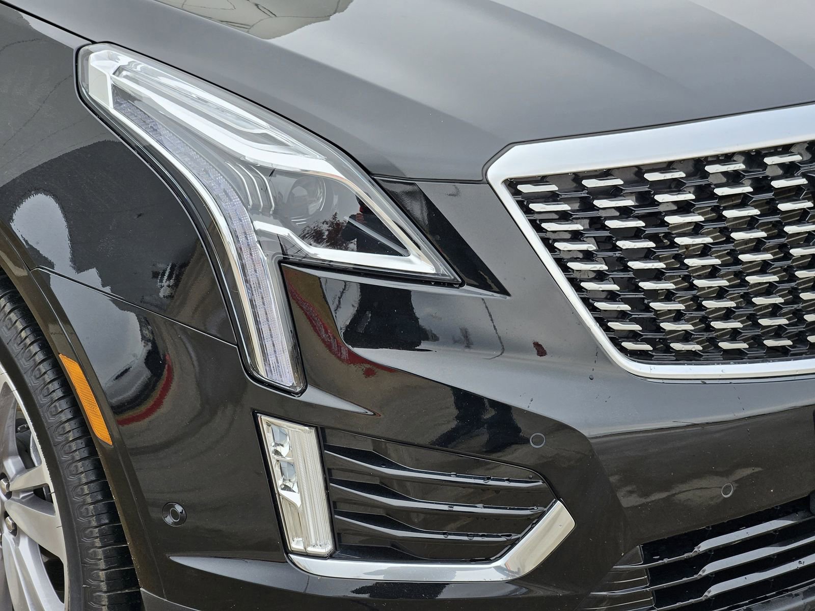 Used 2024 Cadillac XT5 Premium Luxury w/ Technology Package image 9