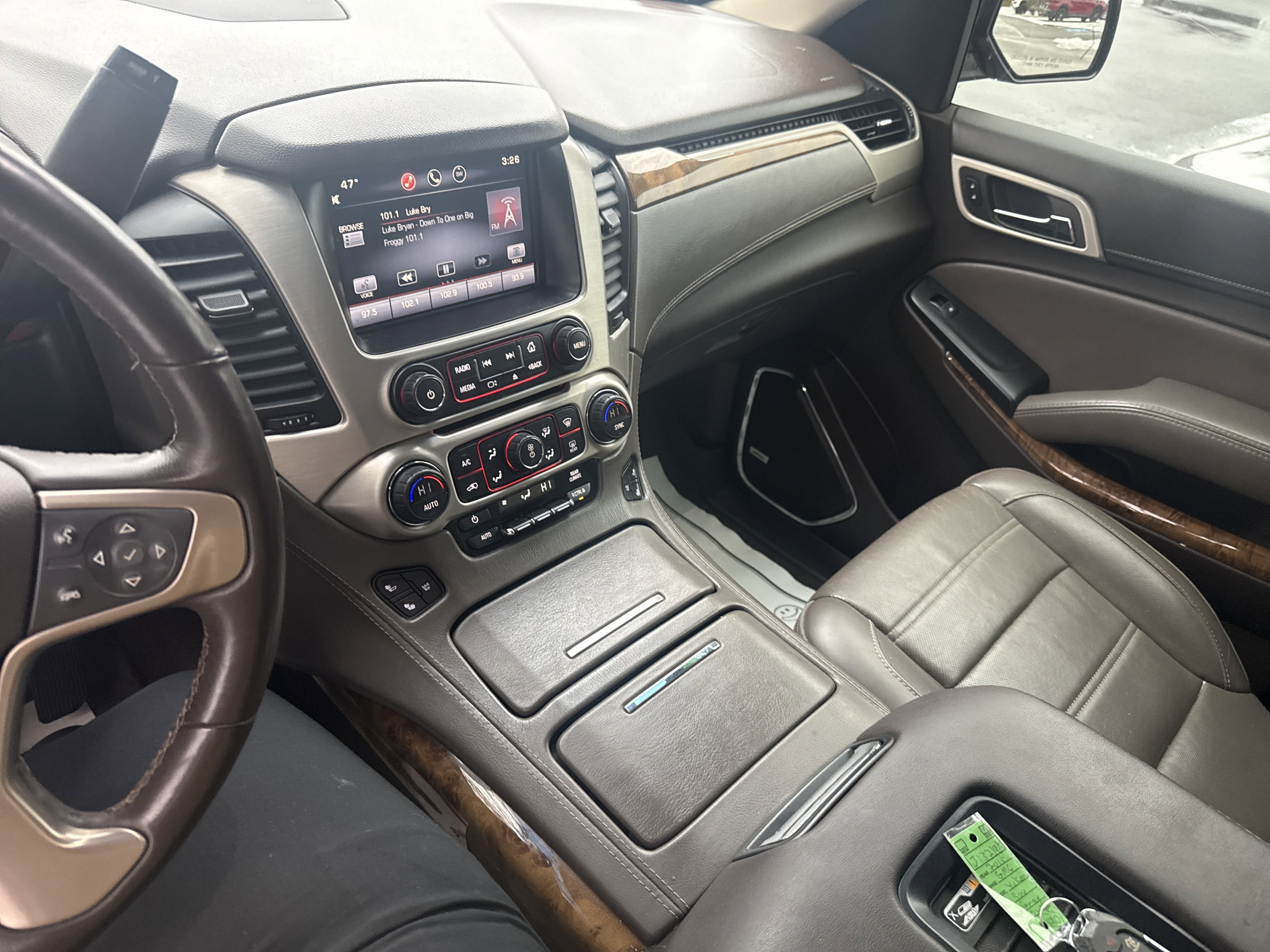 Used 2015 GMC Yukon Denali w/ Premium Package image 23