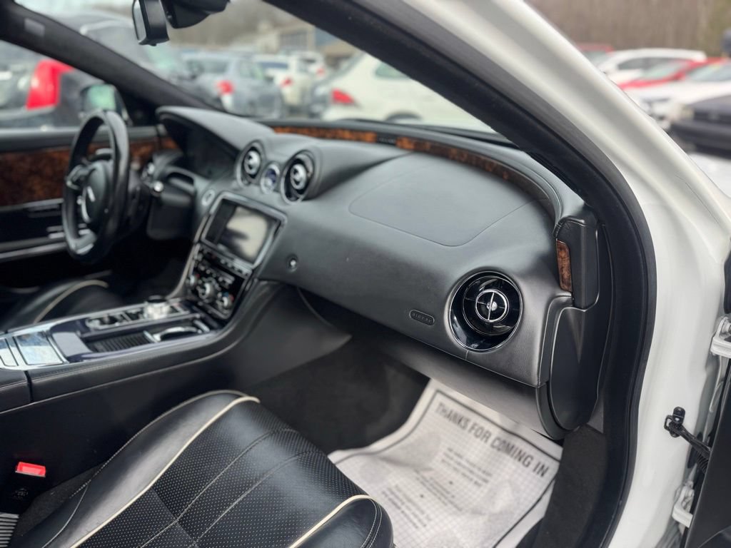 Used 2013 Jaguar XJ AWD image 21