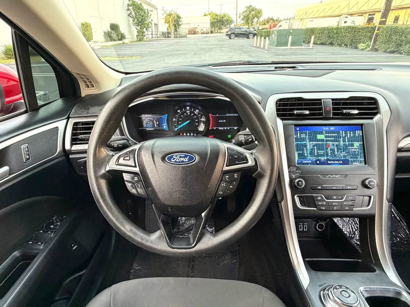 Used 2020 Ford Fusion SE image 15