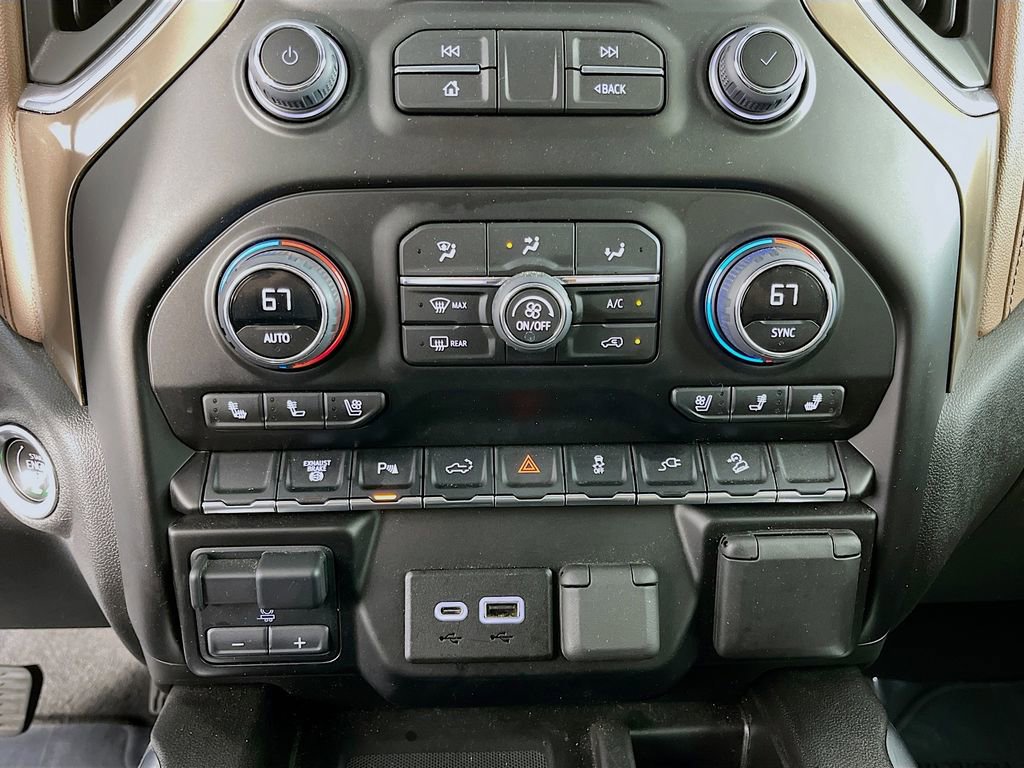 Used 2023 Chevrolet Silverado 2500 High Country AWD/4WD image 23