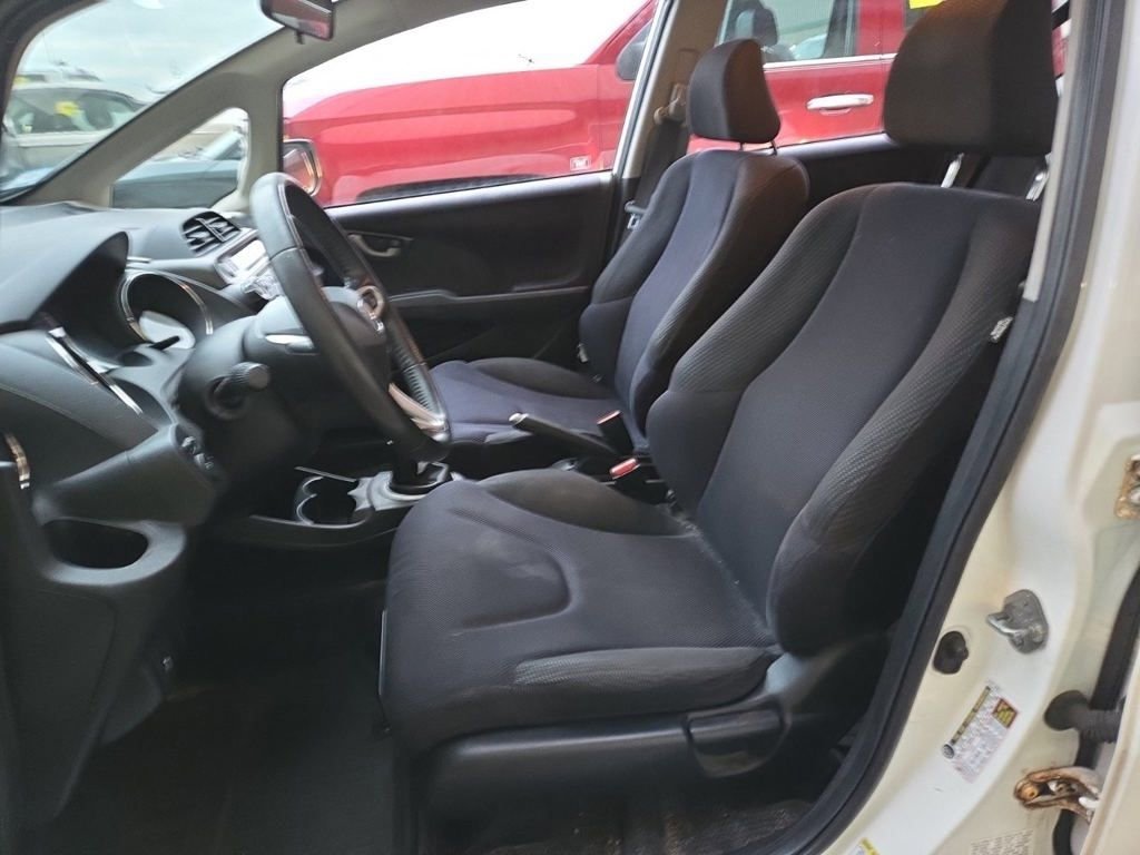 Used 2013 Honda Fit Sport image 9