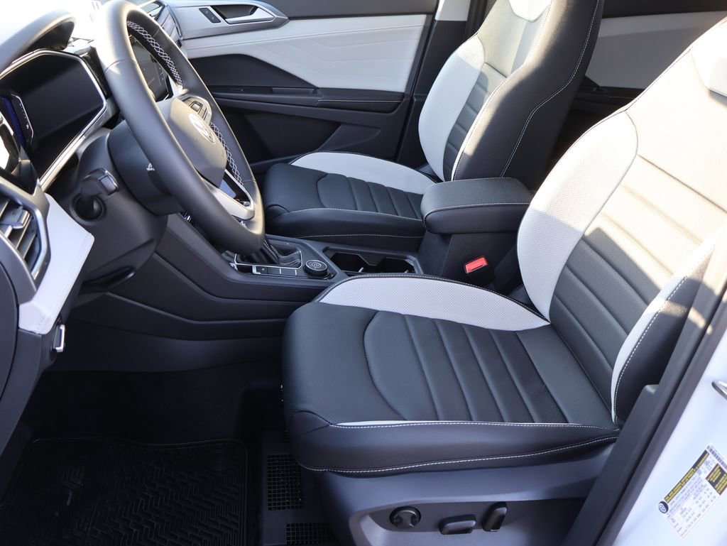 New 2026 Volkswagen Taos SEL image 43