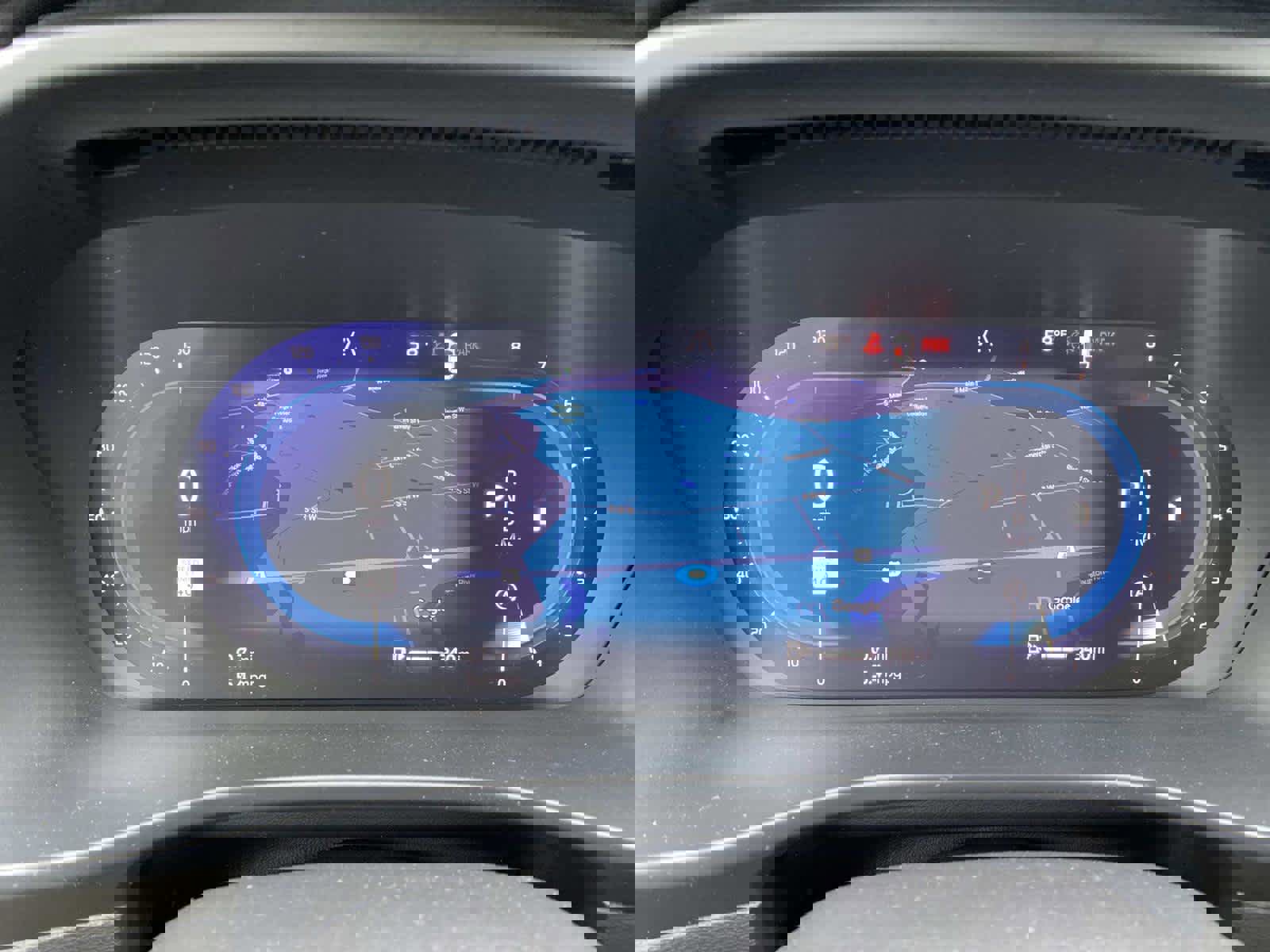 Used 2024 Volvo XC40 B5 Core image 13