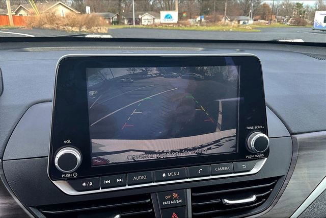 Used 2025 Nissan Altima 2.5 SV image 13