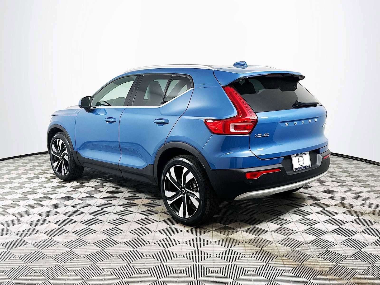Used 2023 Volvo XC40 B5 Ultimate w/ Protection Package Premier image 5