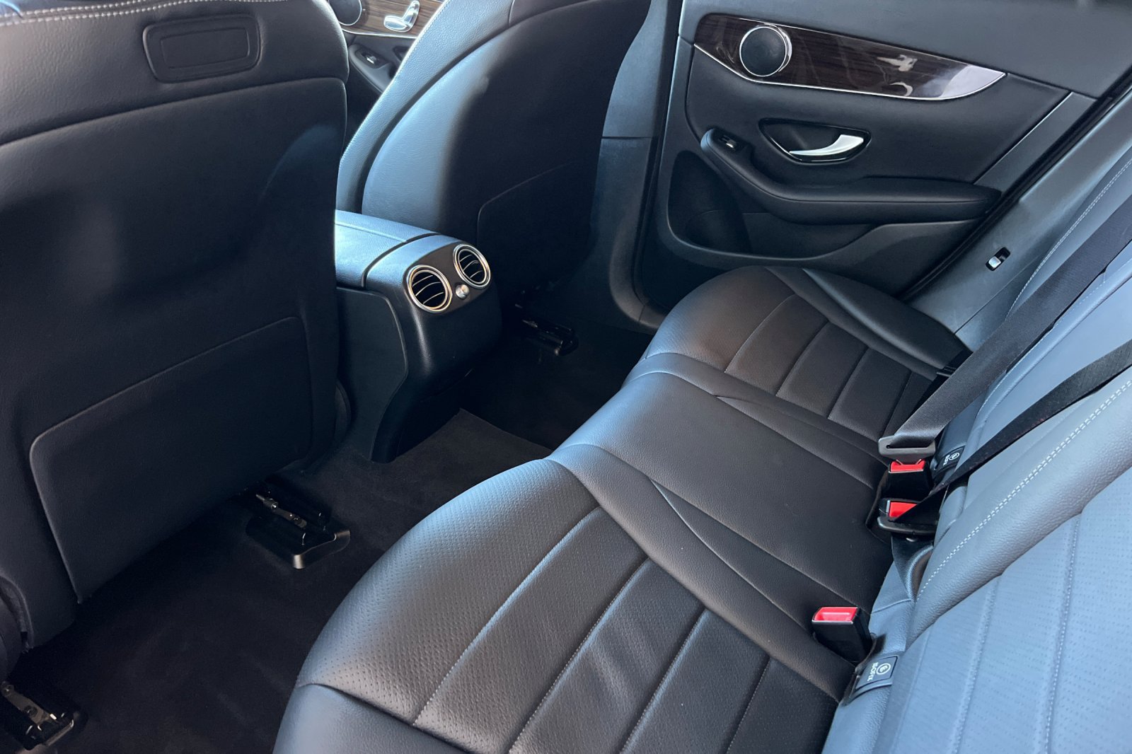 Used 2018 Mercedes-Benz GLC 300 image 4
