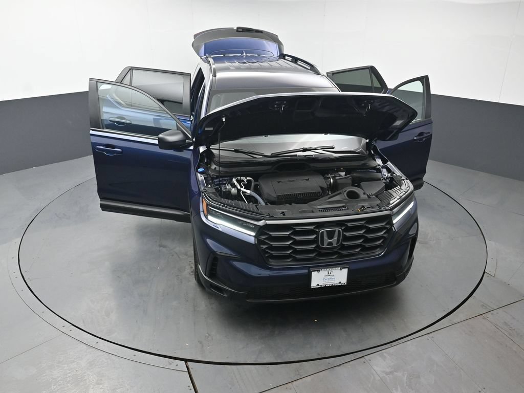Used 2025 Honda Pilot Sport image 53