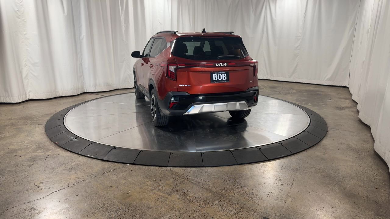 Certified 2025 Kia Seltos SX w/ SX Sunroof Package image 12