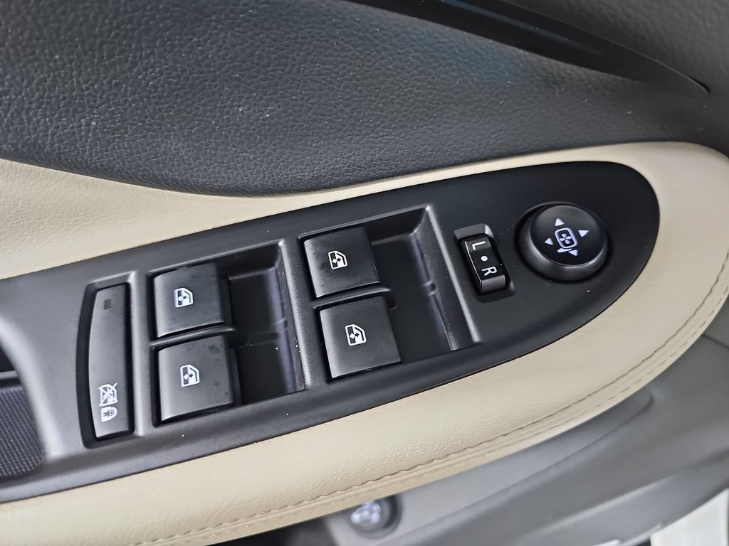 Used 2018 Buick Envision Premium w/ Driver Confidence Package AWD/4WD image 33
