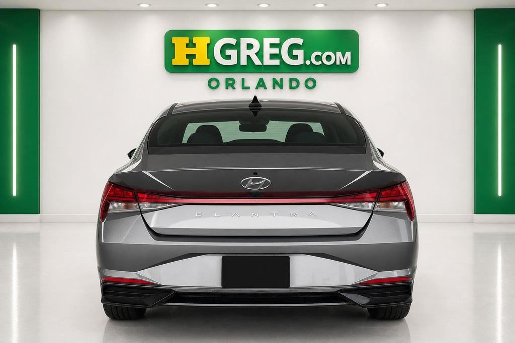 Used 2021 Hyundai Elantra SEL w/ Convenience + Premium Package FWD image 8