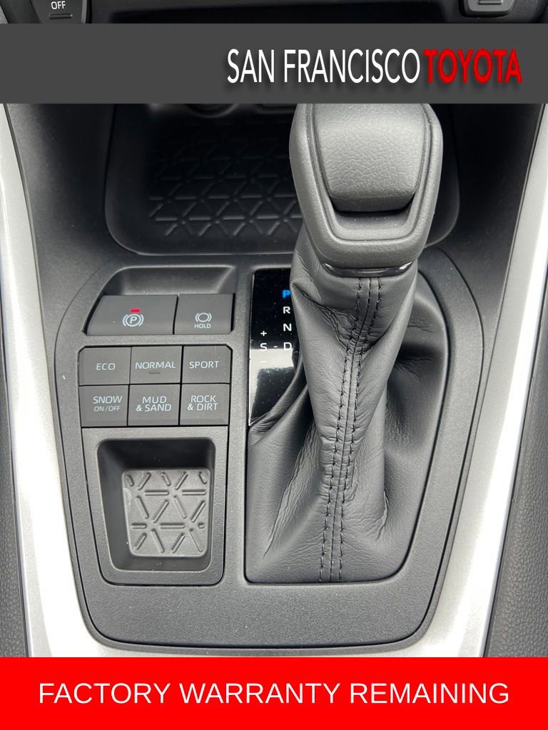 Used 2025 Toyota RAV4 XLE AWD/4WD image 26