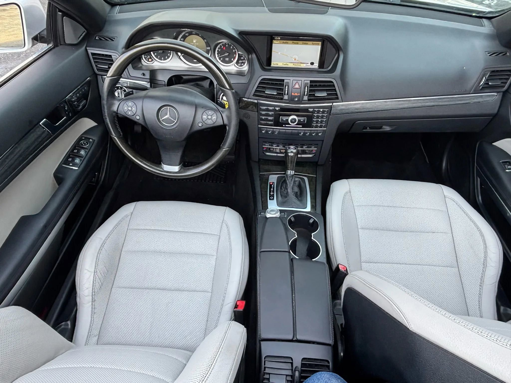 Used 2011 Mercedes-Benz E 350 Cabriolet image 26