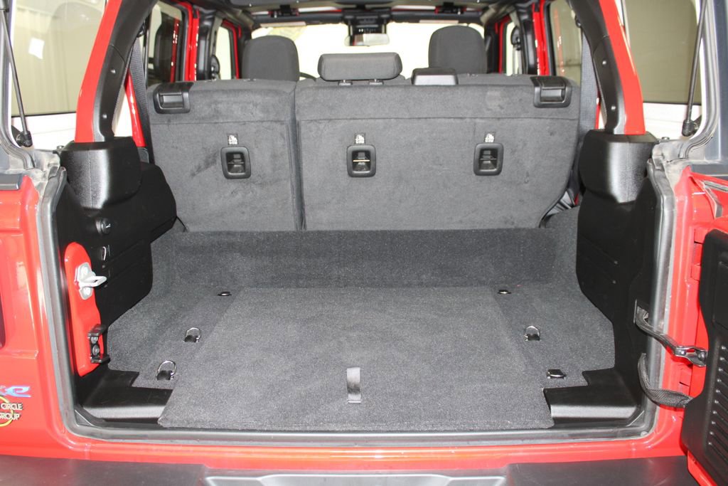 Used 2024 Jeep Wrangler Unlimited Rubicon 4xe image 34