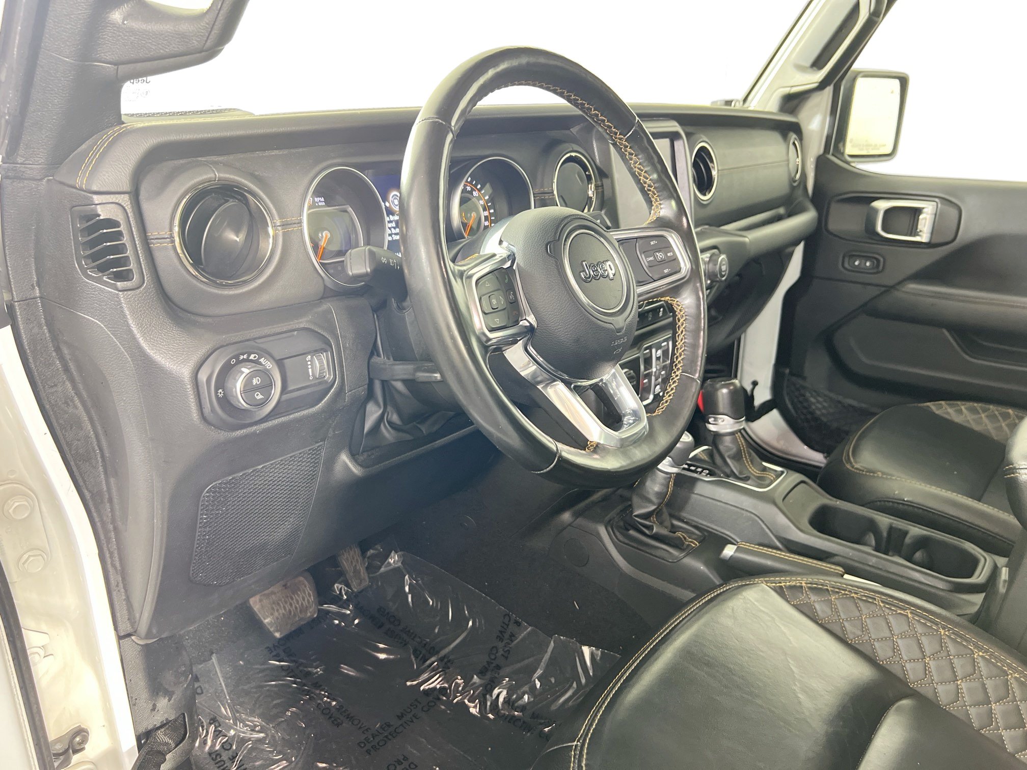 Used 2023 Jeep Gladiator Overland AWD/4WD image 9