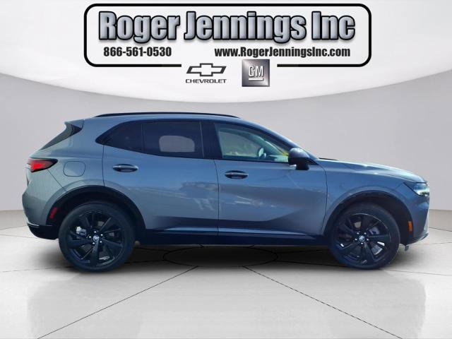 Used 2022 Buick Envision Essence w/ Technology Package I image 5