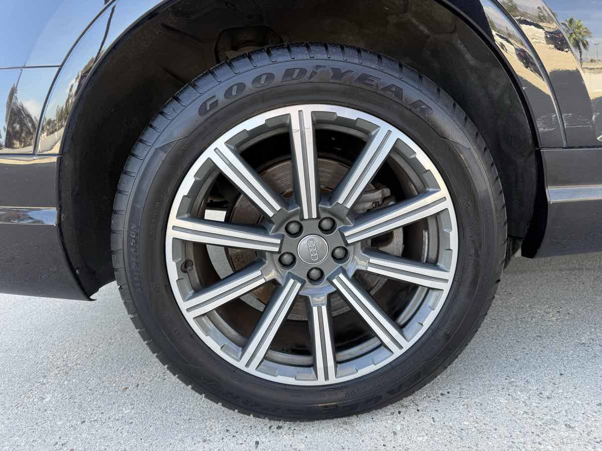 Used 2017 Audi Q7 3.0T Premium Plus AWD/4WD image 9