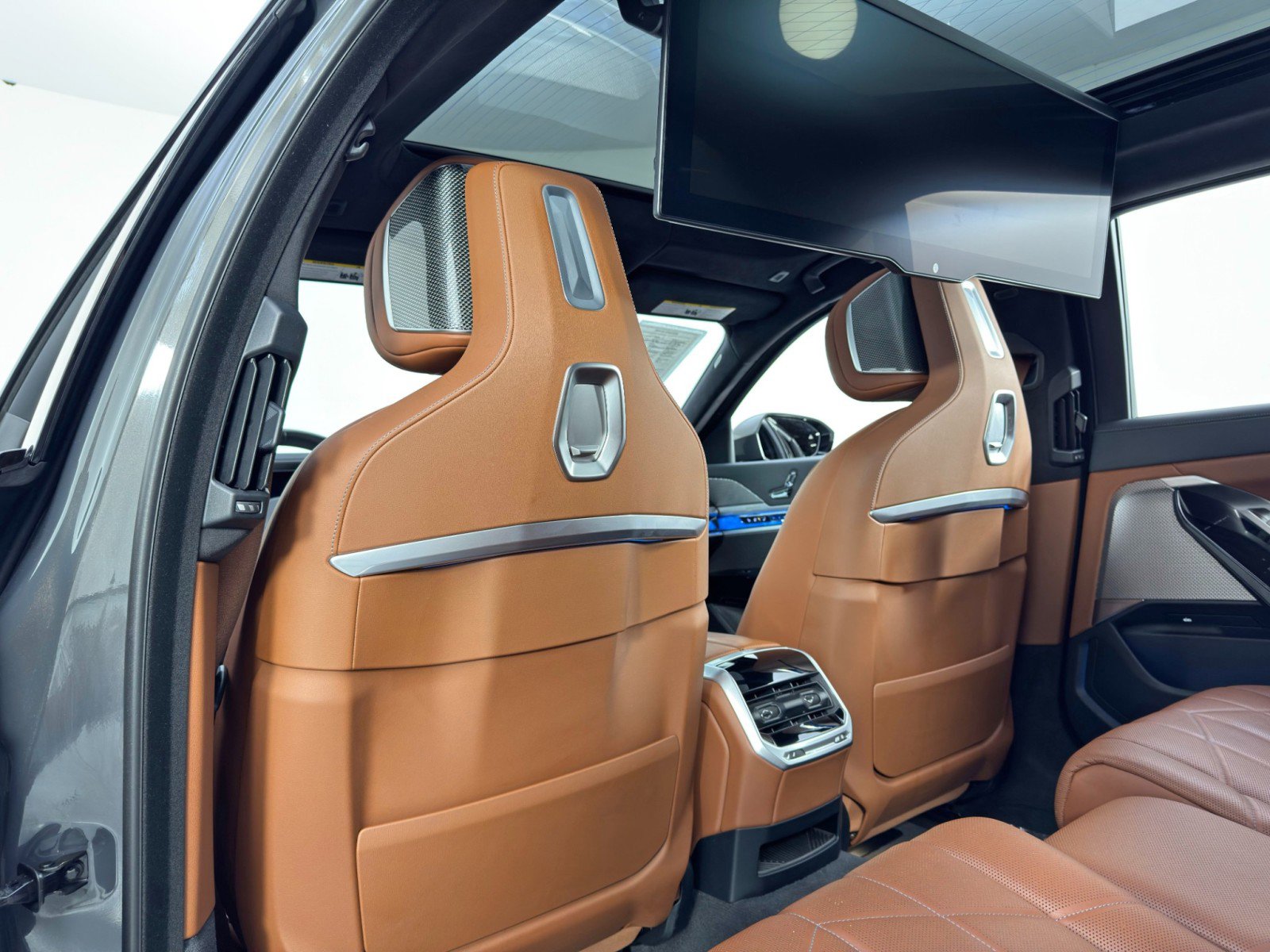 Used 2023 BMW i7 xDrive60 image 46