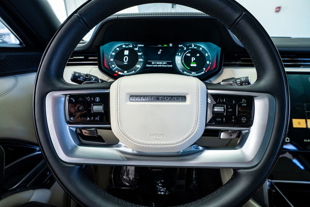 Used 2025 Land Rover Range Rover Autobiography image 37