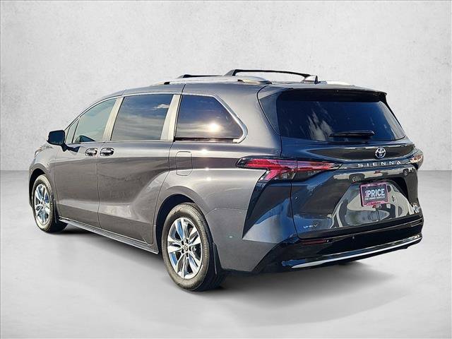 Used 2025 Toyota Sienna Limited FWD image 8