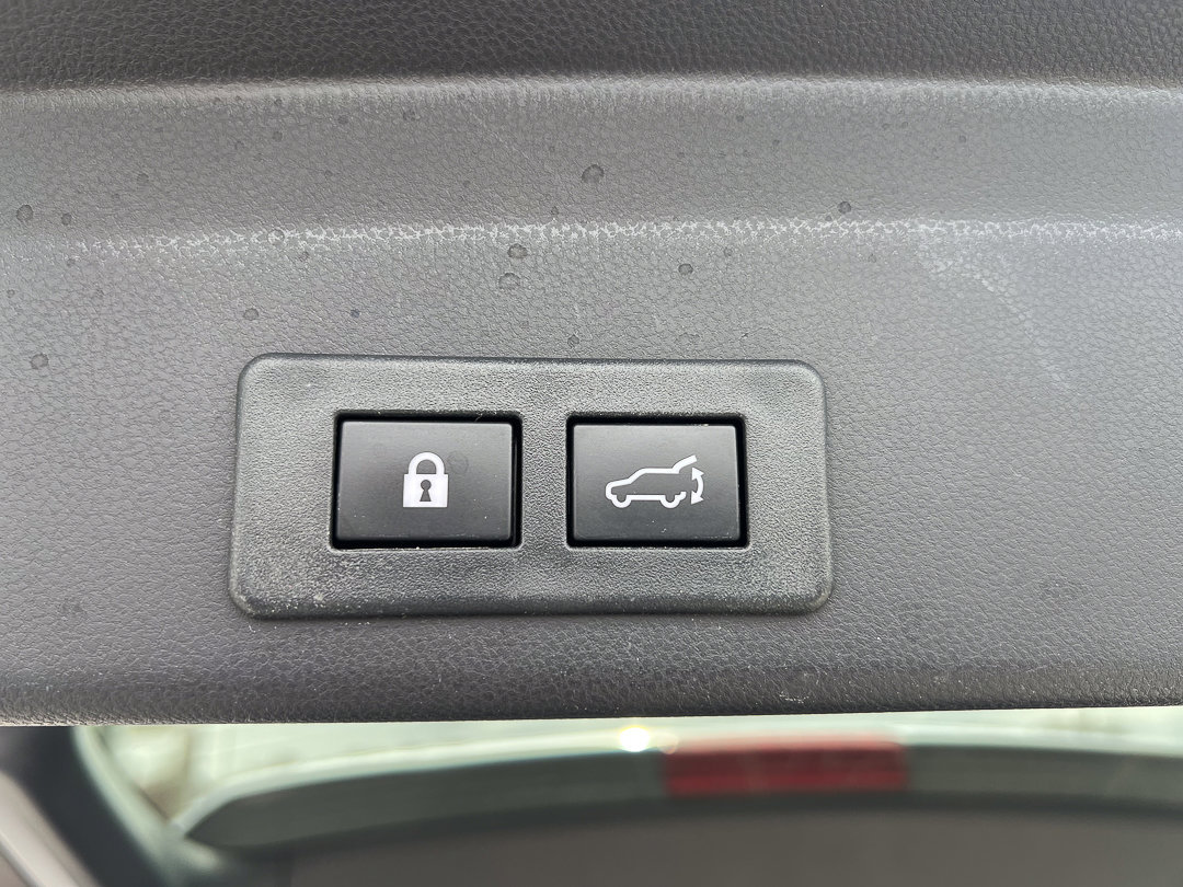 Used 2023 Subaru Ascent Limited image 11