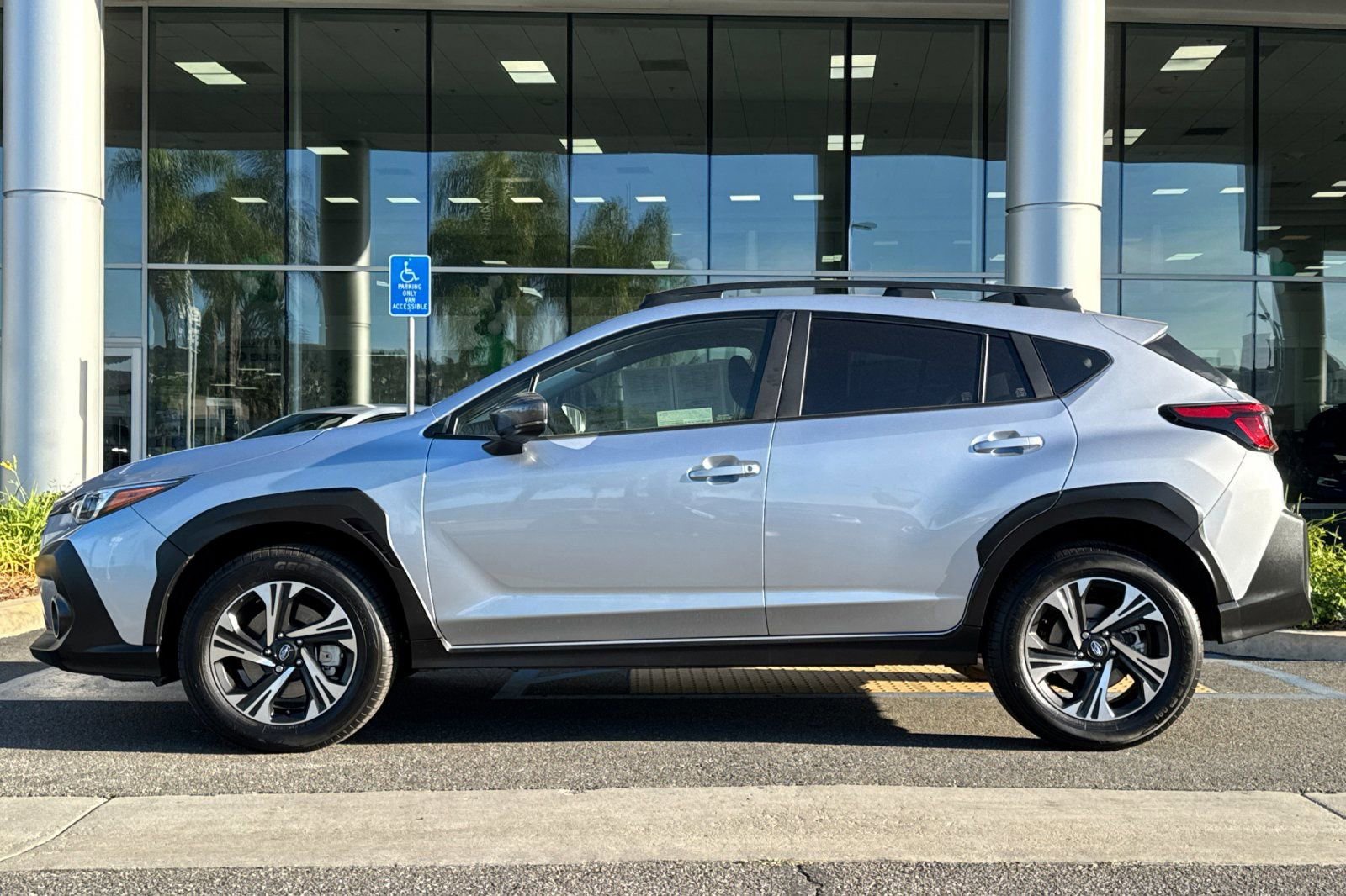 Certified 2025 Subaru Crosstrek 2.0i Premium image 9