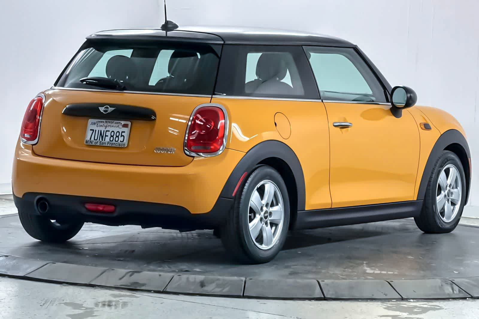 Used 2016 MINI Cooper 2-Door Hardtop image 2