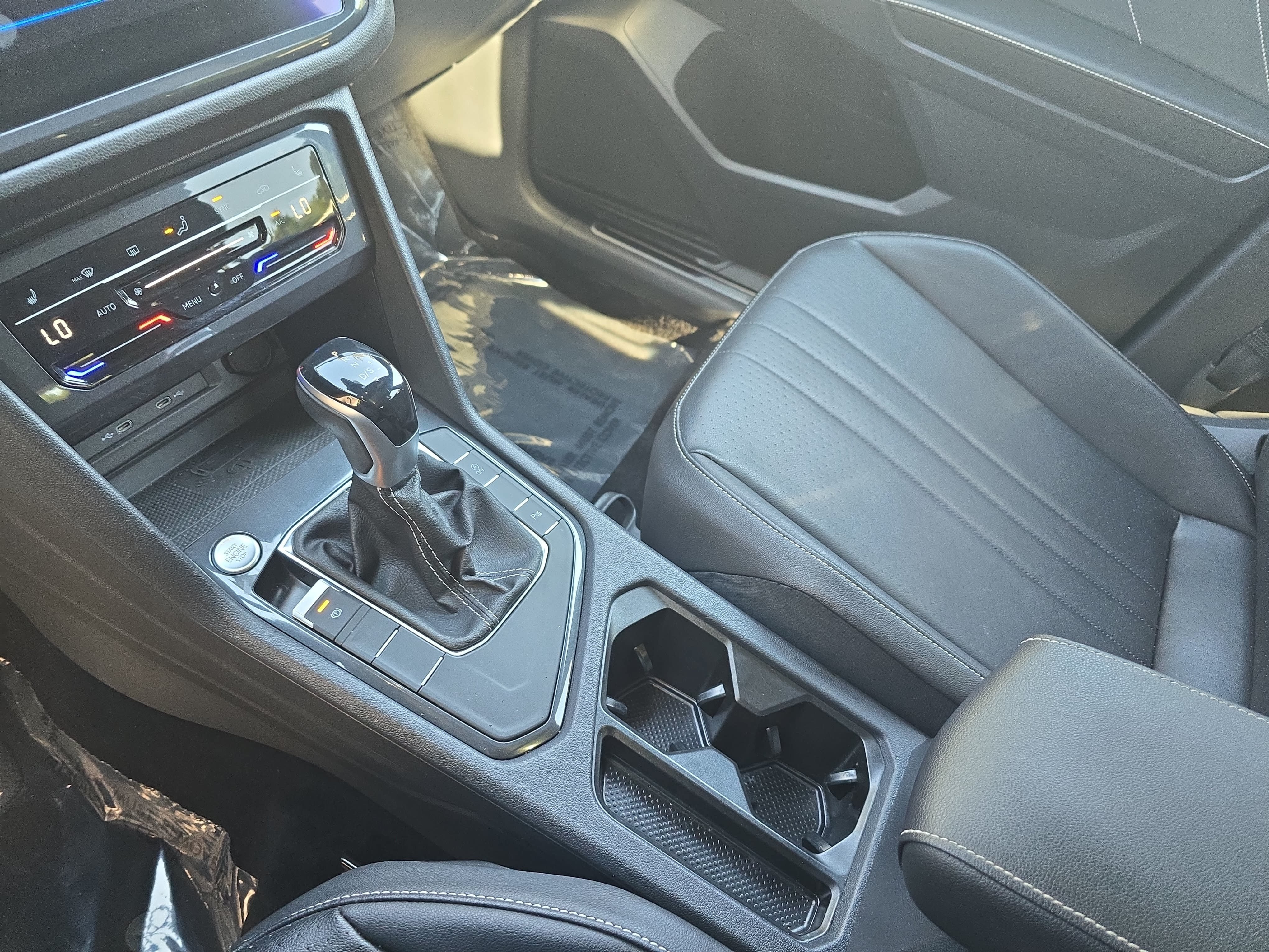 Certified 2022 Volkswagen Tiguan SE R-Line FWD image 27