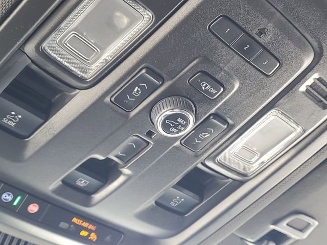 Used 2023 Chevrolet Tahoe High Country image 25