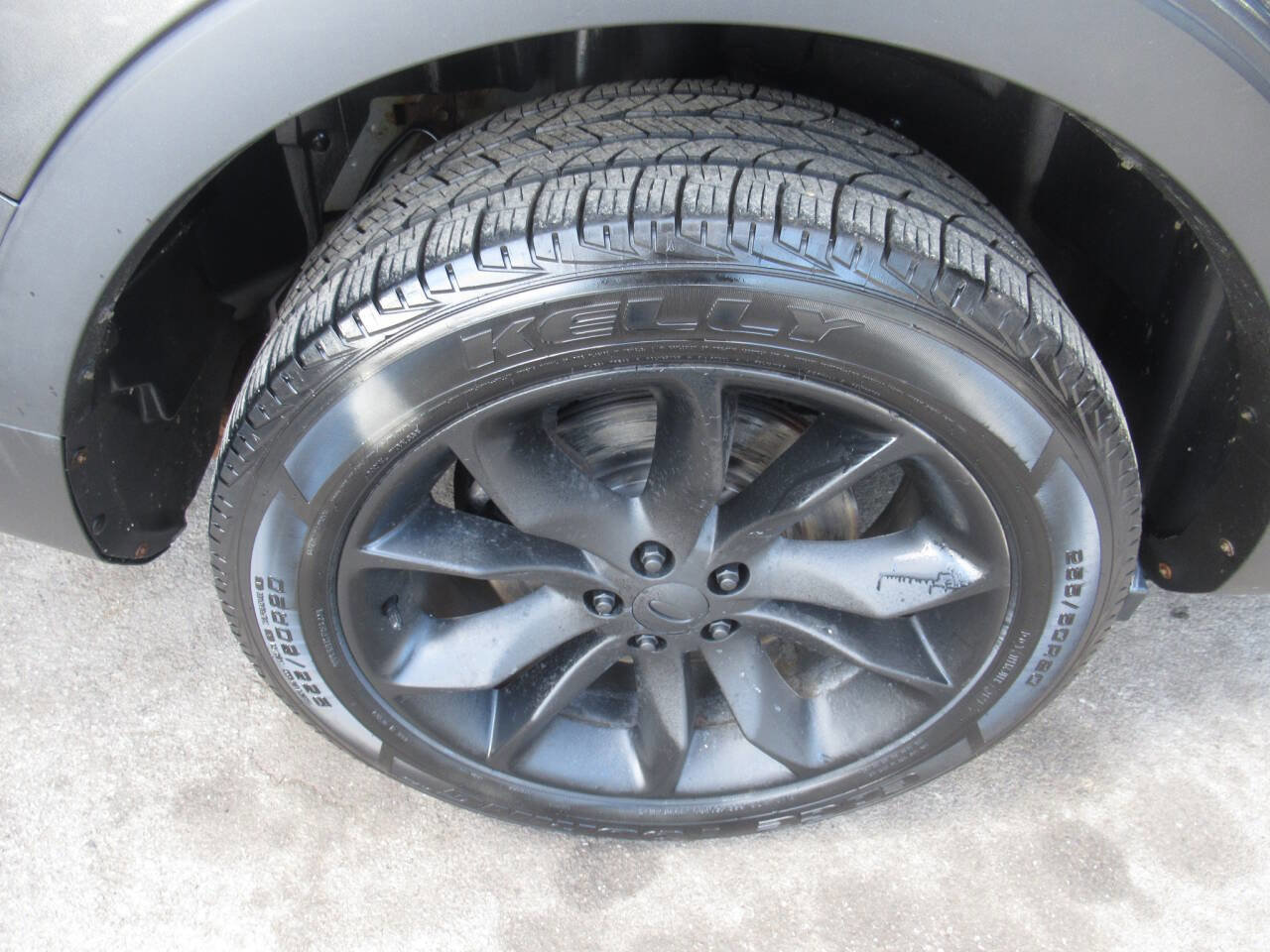 Used 2015 Ford Explorer XLT w/ Equipment Group 202A AWD/4WD image 9