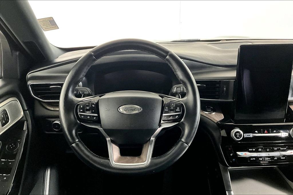 Used 2021 Ford Explorer Platinum w/ Equipment Group 601A image 5