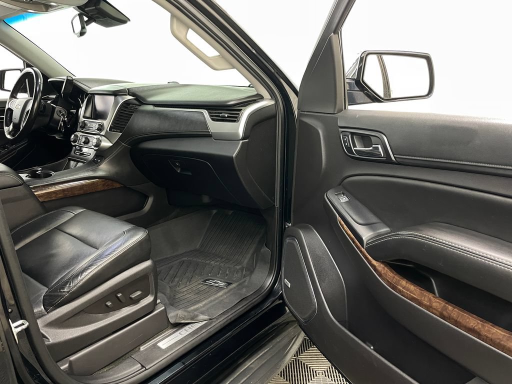 Used 2016 Chevrolet Suburban LT RWD image 35