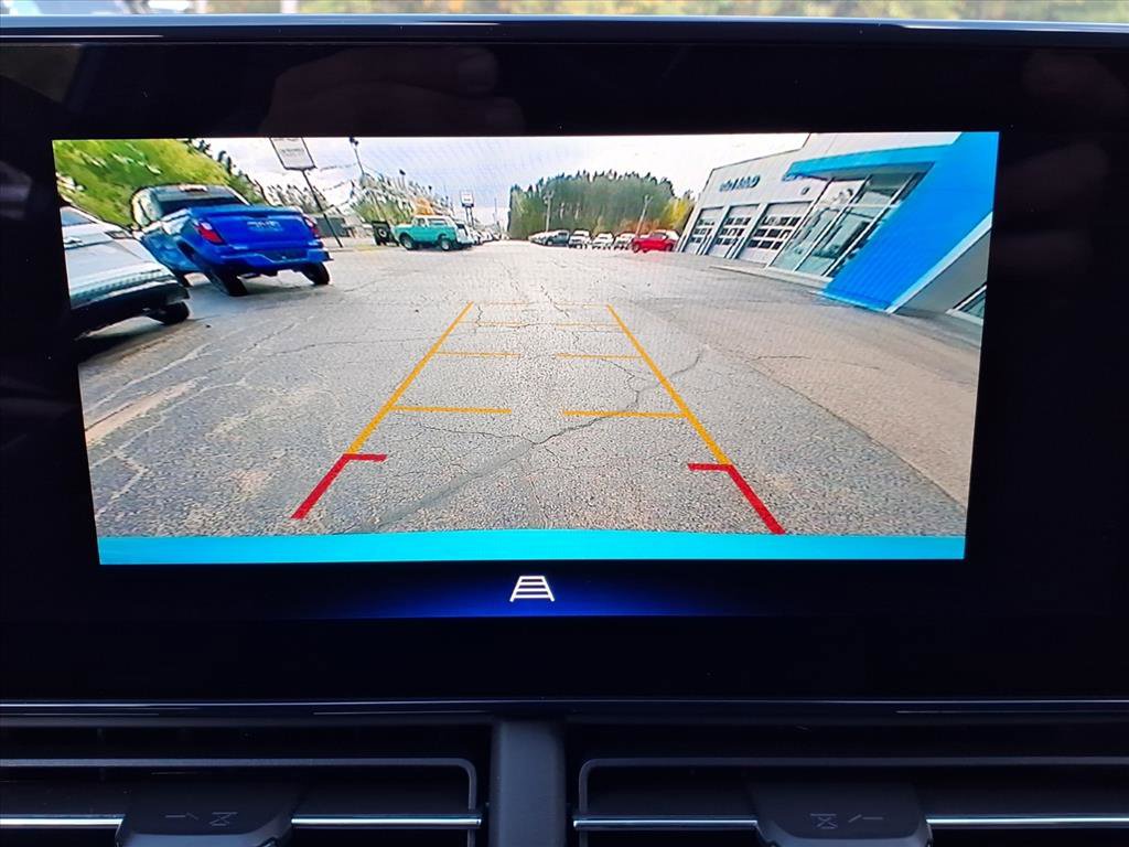 New 2026 Chevrolet Trax LT w/ Driver Confidence Package image 8