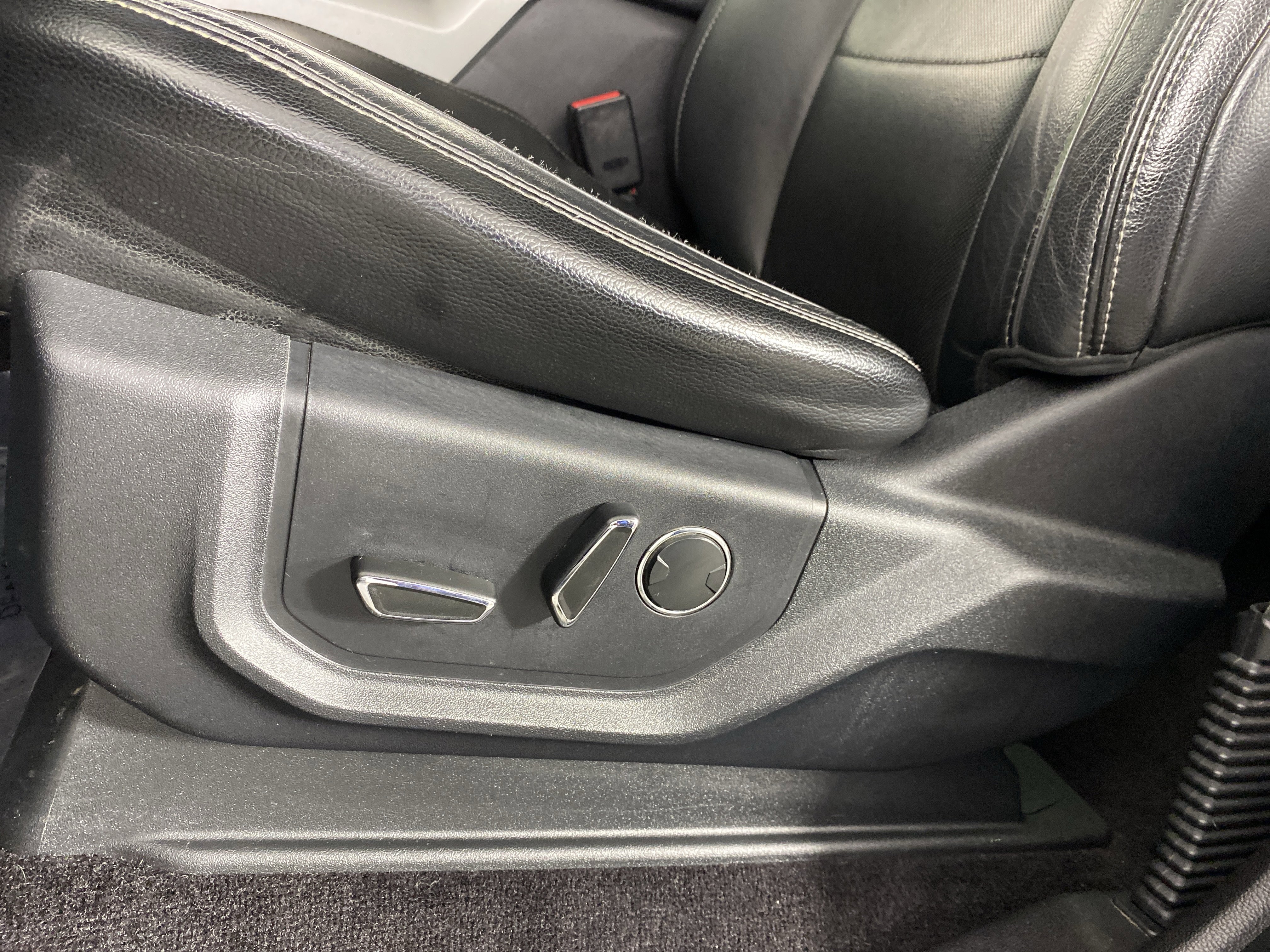 Used 2015 Ford F150 Lariat w/ Equipment Group 501A Mid image 18