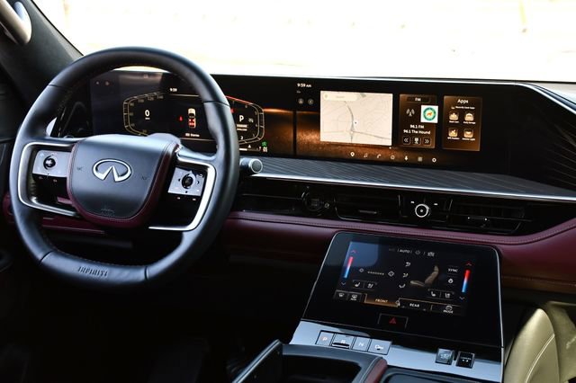 Used 2025 INFINITI QX80 Autograph AWD/4WD image 2