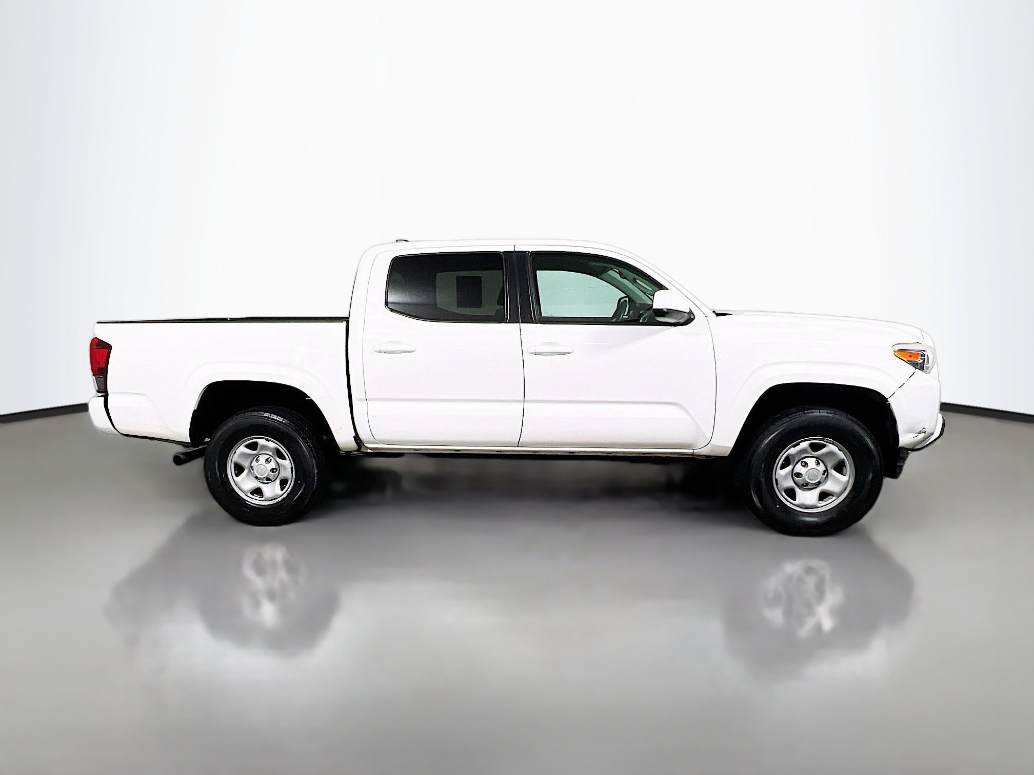 Used 2019 Toyota Tacoma SR w/ SR Convenience Package RWD image 3